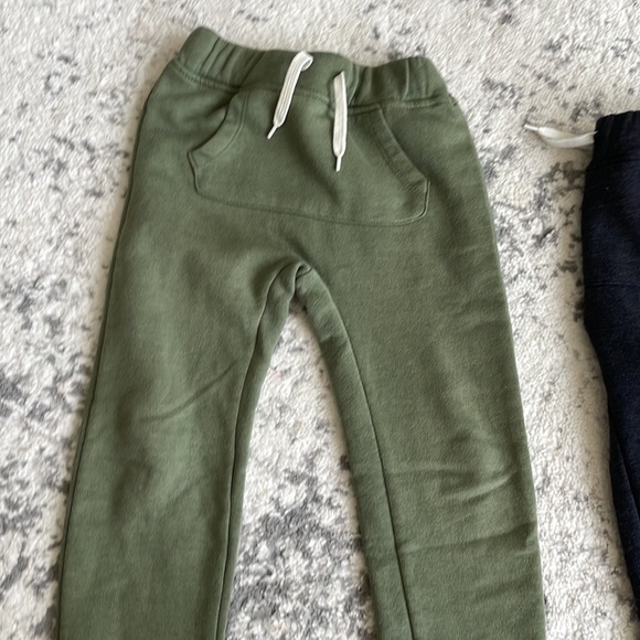 Bundle pants for a good deal - Picture 4 of 5